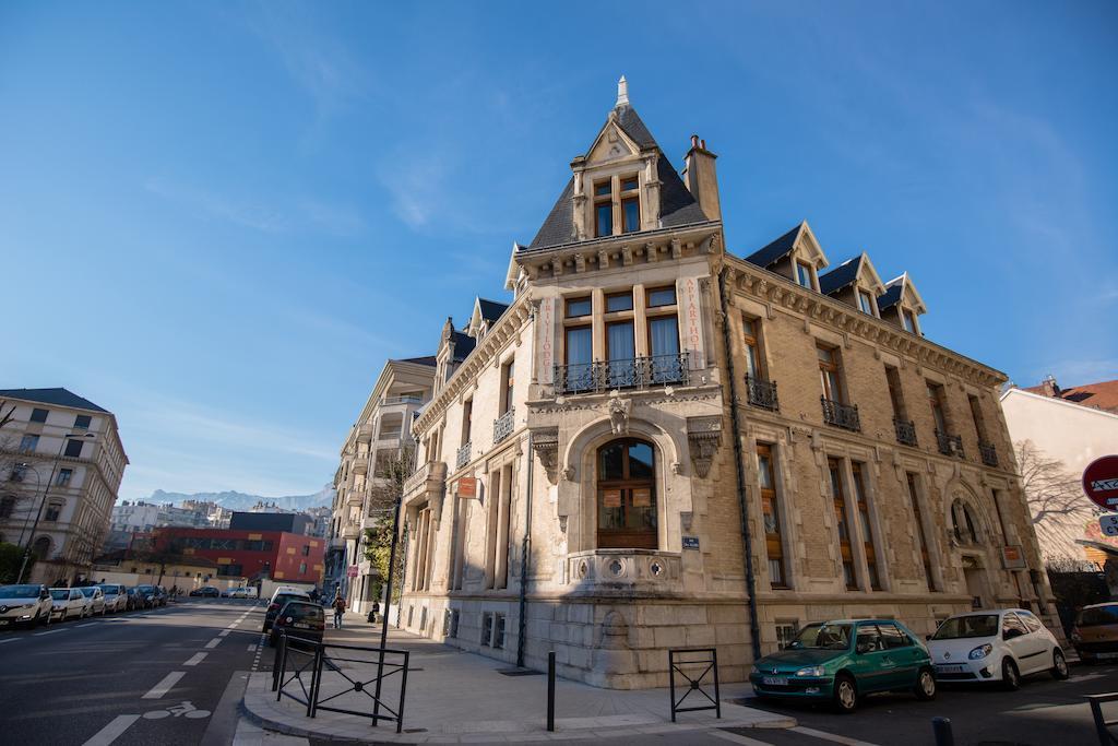 Privilodges Chateau Perrin Grenoble Esterno foto