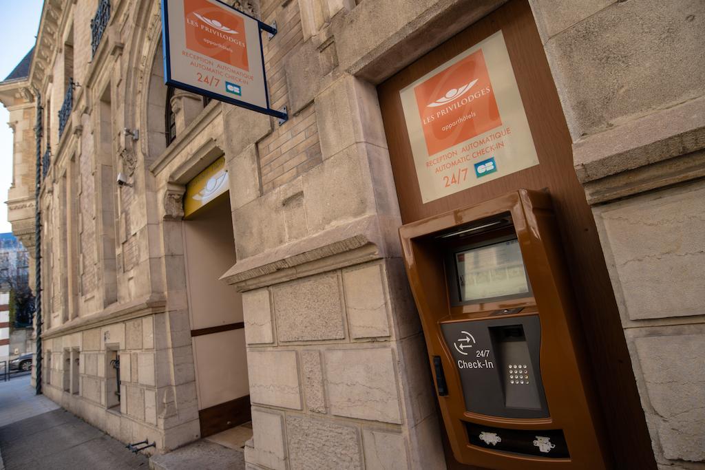 Privilodges Chateau Perrin Grenoble Esterno foto