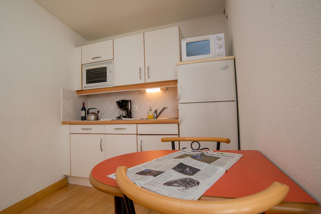 Privilodges Chateau Perrin Grenoble Esterno foto